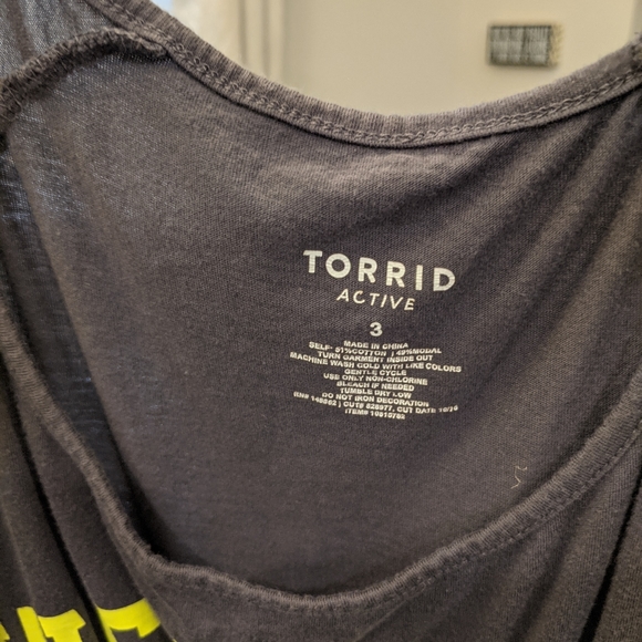 Workout shirt - Picture 2 of 3